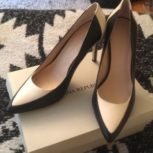 Banana republic tuxedo pumps